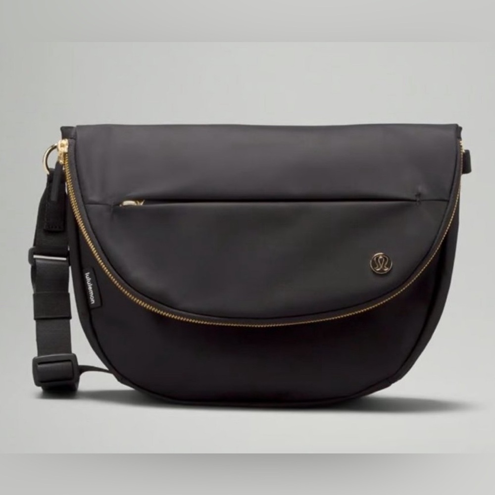 NWT - Lululemon all night festival bag 5L gold hardware